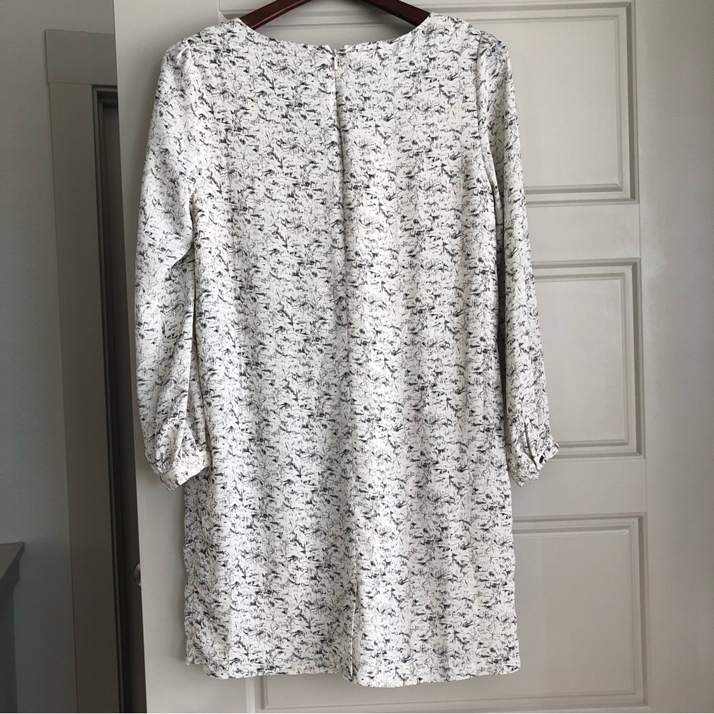 Lila Rose Black and White Shift Dress - Picture 4 of 5